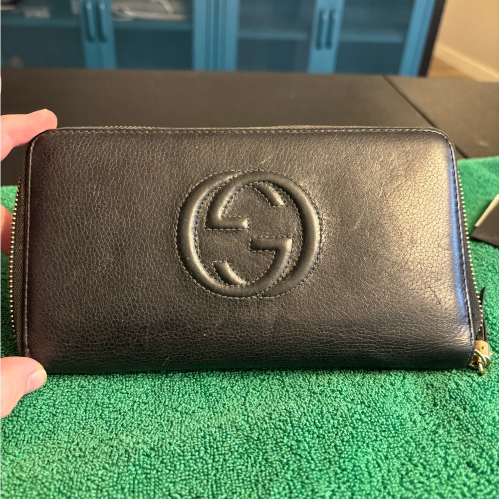 Gucci Black Leather soho long zip up wallet AUTHENTIC